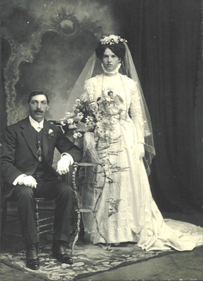 (Photograph Hud-fam-251, Rembrandt Studio, Piesse Street, Boulder)