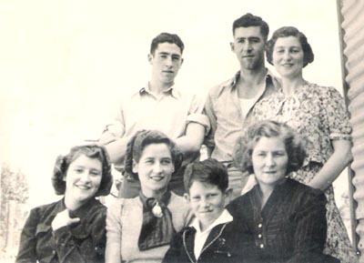 (Photograph Hud-fam-304. Photograph provided for inclusion on the website by Edie Colbert via Dianne King).